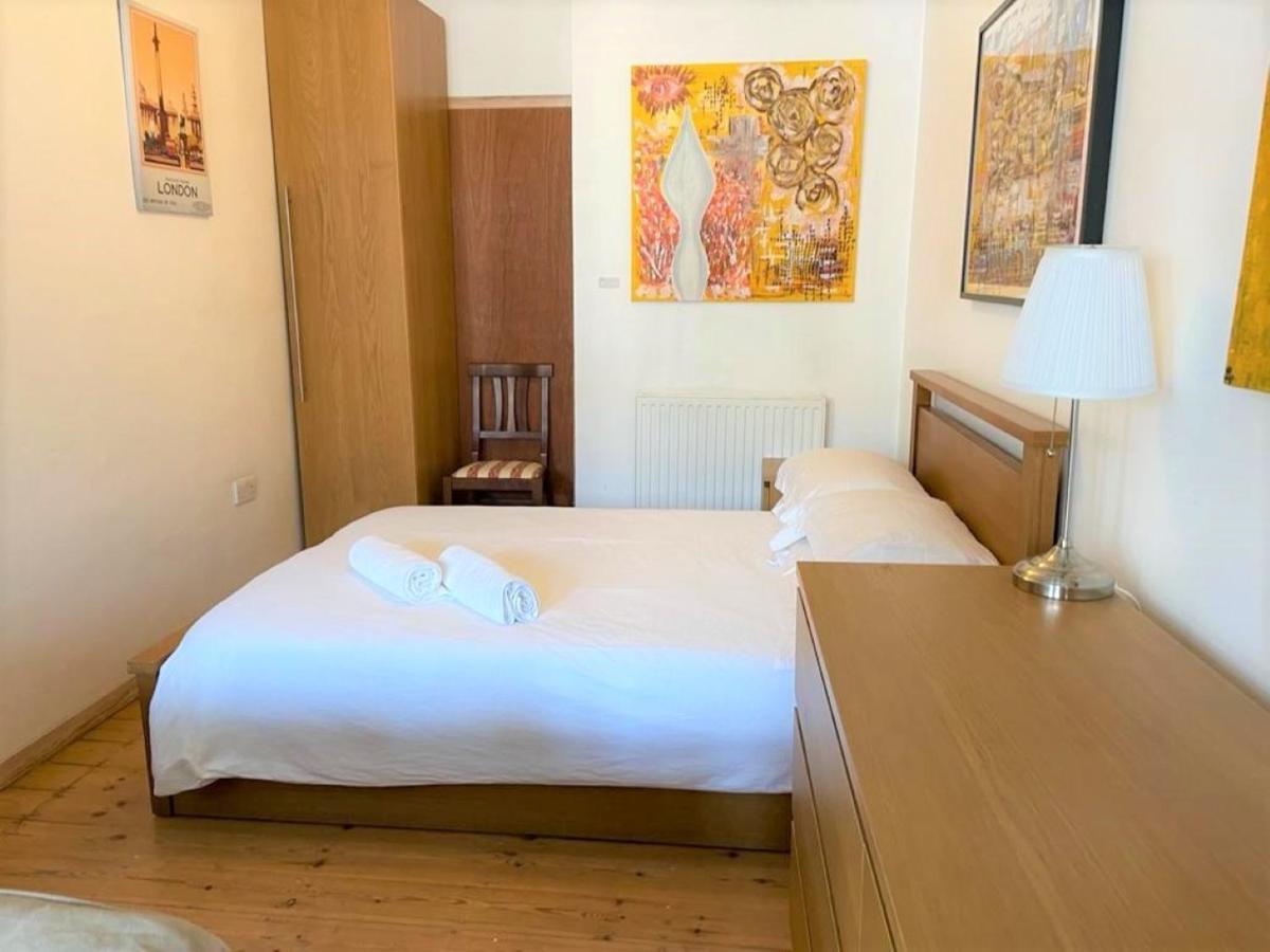 Studio Flat Without Kitchen At Kentish Town London Exterior photo